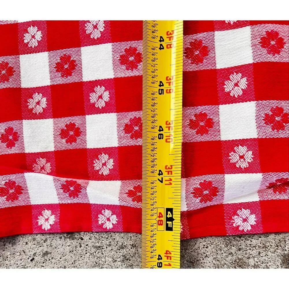 No Brand cheerful tablecloth